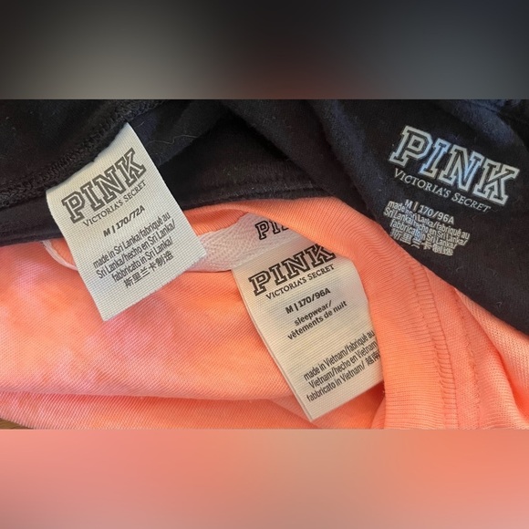 PINK by Victoria’s Secret bundle 3 pieces Sz Medium 2 shirts 1 pair shorts - Picture 9 of 9